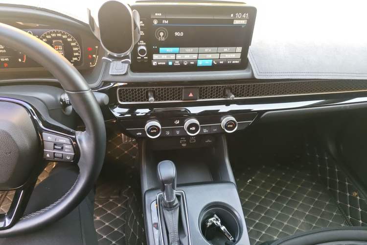 Used Honda Civic 2022 240TURBO CVT Dynamic Edition Audio And AC Panel