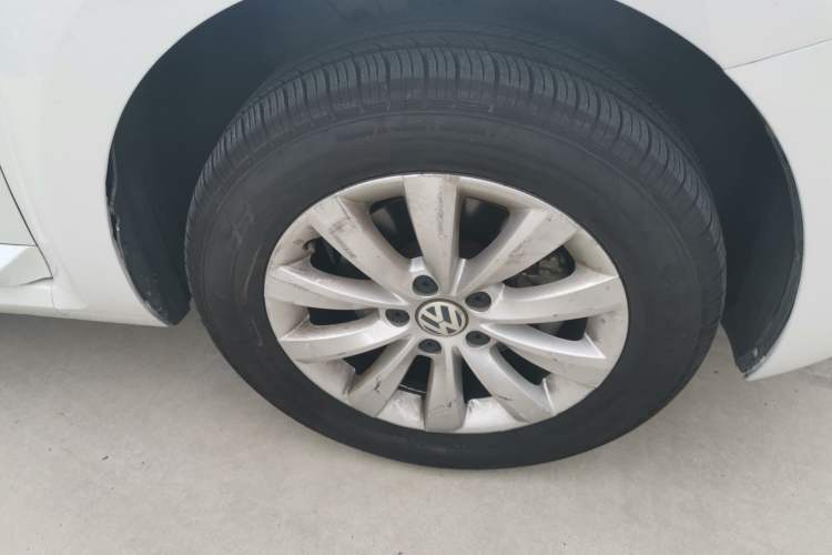 Used Volkswagen Beetle 2013 1.4 TSI Comfort Model Right Front Wheel Hub