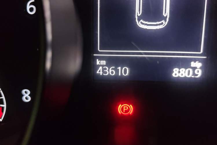 Used Volkswagen Golf 2016 230TSI Automatic Luxury Version Odometer Close Up