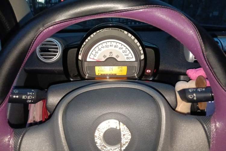 Used smart fortwo 2014 1.0 MHD Midnight Purple Limited Edition Instrument Cluster