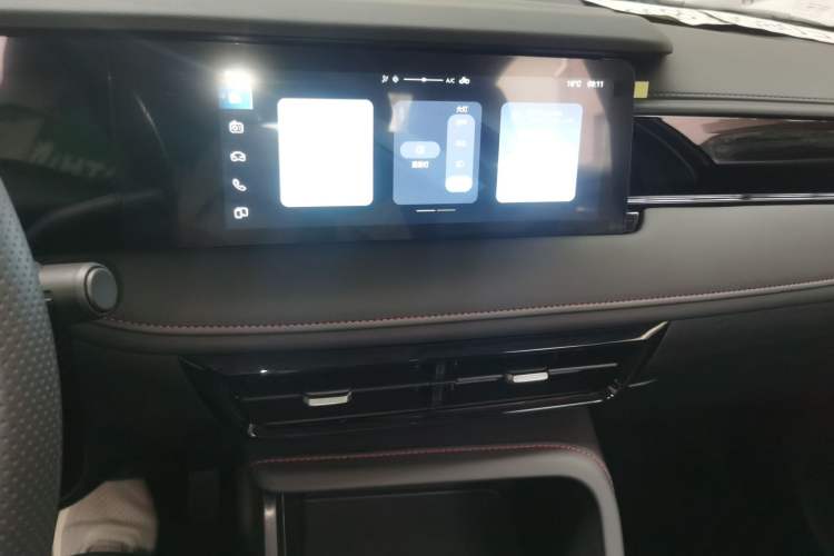 Used Roewe i5 2023 1.5L Manual Comfort Edition Audio And AC Panel