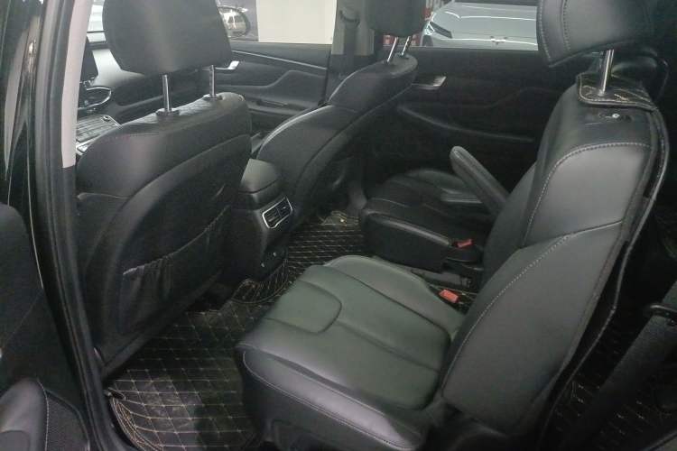 Used Hyundai Santa Fe 2023 Traveler 380T GDi Automatic Two-Wheel Drive GLX Elite Edition Left Rear Seat