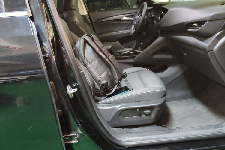 Used Buick Envision 2023 Encore S 552T Two-Wheel Drive Luxury Model
