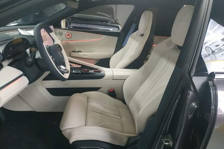 Used Zeekr 001 2026 95° All-Wheel-Drive Max Edition Left Front Seat