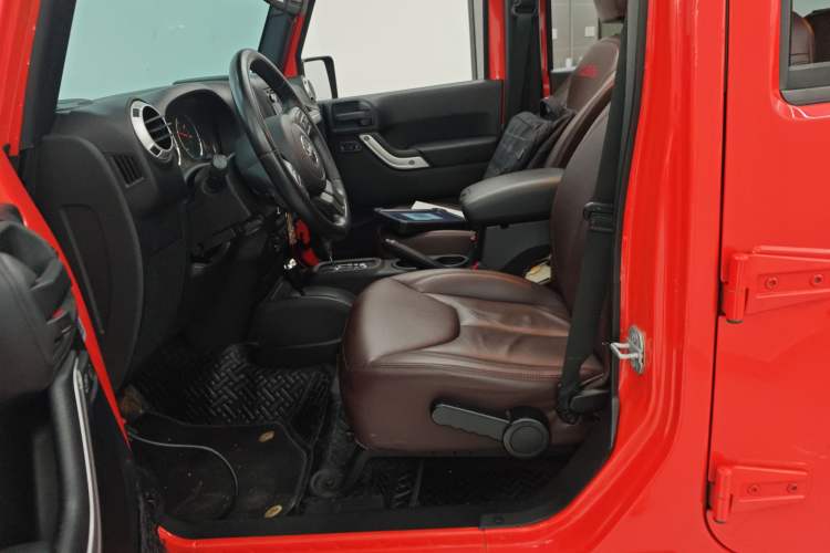 Used Jeep Wrangler 2014 2.8TD Sahara Four-Door Edition