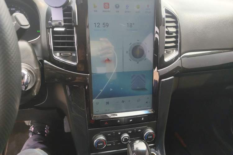 Used Chevrolet Captiva 2017 2.4L 4x4 Flagship Edition 7-Seater