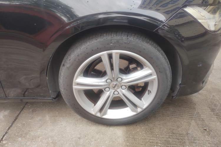 Used Volvo S90 2018 T4 Zhiyuan Edition
