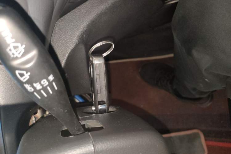 Used Jinbei Gold Hiace 2021 1.5L Passenger Van Travel Lion 6-Seater Vehicle Key