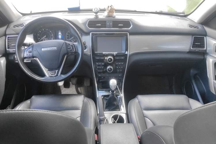 Used Haval H2 2016 Red Label 1.5T Manual Two-Wheel Drive Elite Model
