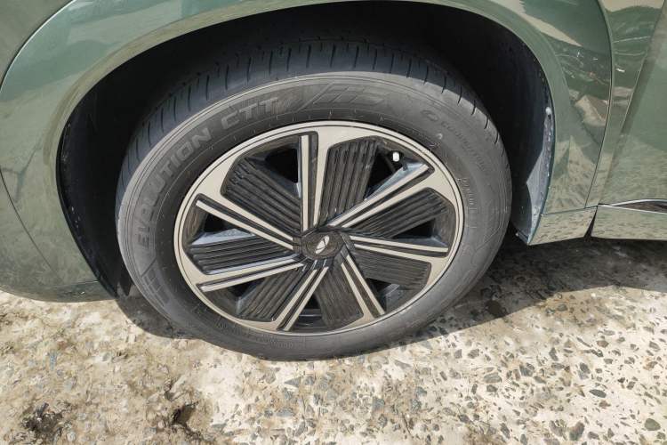 Used Chery Fengyun T10 2024 210 Luxury Edition Left Front Wheel Hub