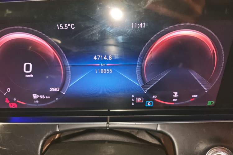 Used Mercedes-Benz E-Class 2018 Facelifted E 300 L Stylish Version Odometer Close Up