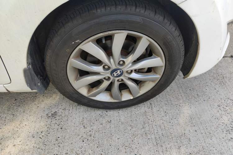 Used Hyundai Elantra (5th Generation / Langdong) 2015 1.6L Automatic Fashion Model
