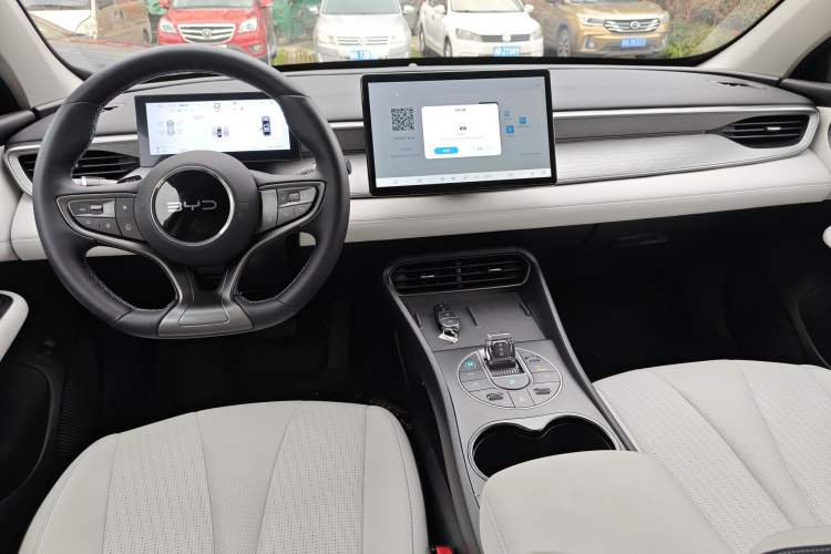 Used BYD Seal 05 DM-i 2025 DM-i Intelligent Drive 120KM Flagship Model Center Console
