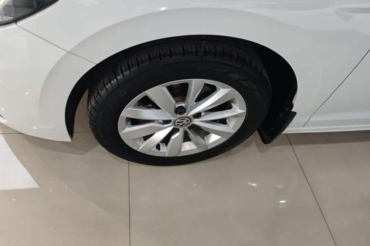 Used Volkswagen Bora 2019 1.5L Automatic Comfort Model Left Front Wheel Hub