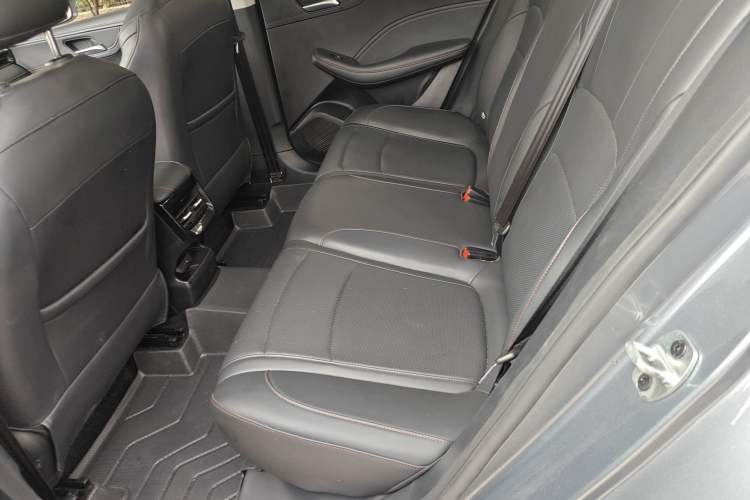 Used Roewe i5 2023 1.5L CVT Luxury Edition Left Rear Seat