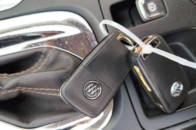 Used Buick Regal 2015 1.6T Elite Tech Model Interior 1