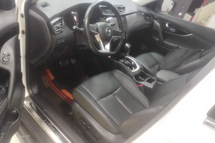 Used Nissan X-Trail 2023 Classic 2.0L Two-Wheel Drive Smart Connect Premium Edition Left Front Seat