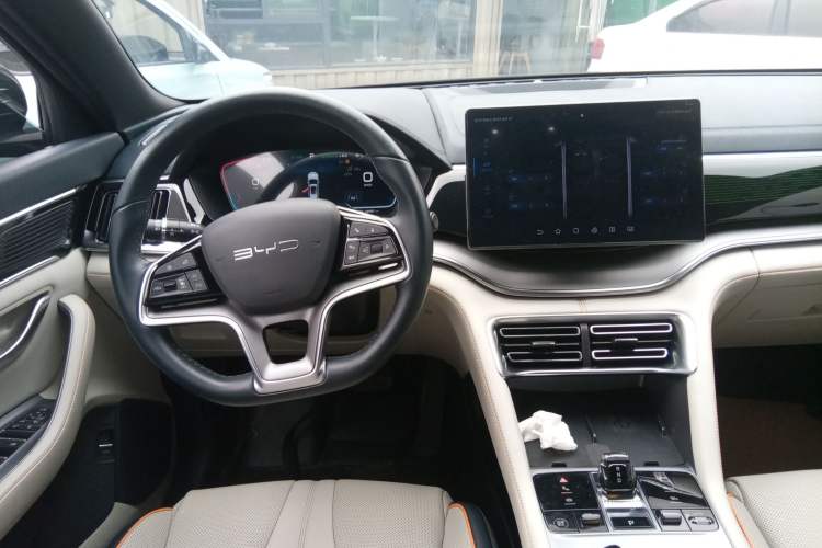 Used BYD Song PLUS New Energy 2024 Honor Edition EV 520km Flagship Model

