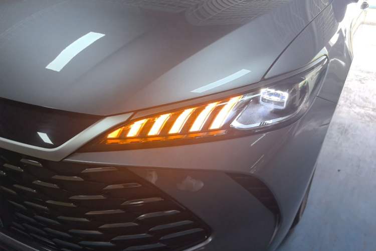 Used BYD Qin PLUS 2025 DM-i Smart Drive 55KM Leading Model

