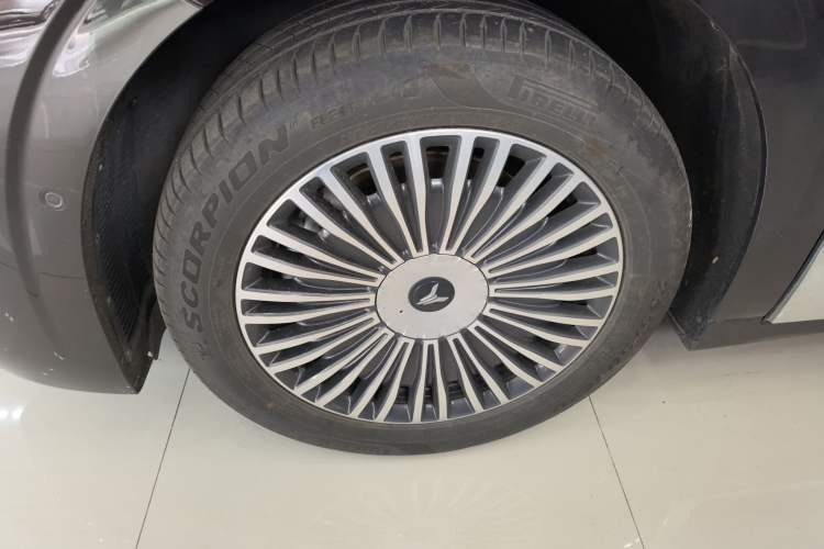 Used VOYAH Dream 2025 PHEV Four-Wheel-Drive Flagship Kunpeng Edition Left Front Wheel Hub