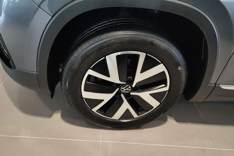 Used Volkswagen Tayron 2023 300TSI Two-Wheel-Drive Luxury Plus Advanced Edition
