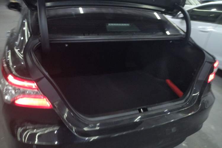 Used Toyota Camry 2019 Revised Version 2.0G Luxury Edition