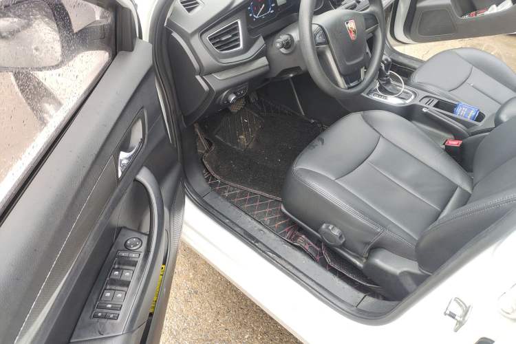 Used Roewe 360 2015 1.5L Automatic Luxury Edition
