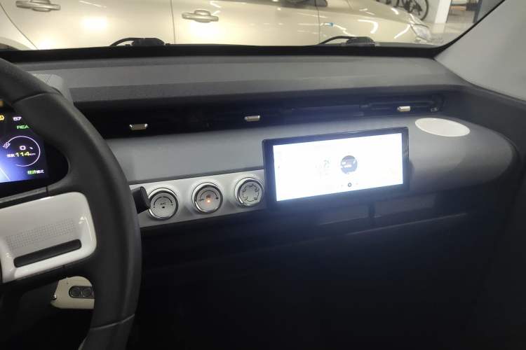 Used Wuling Hongguang MINIEV 2022 GAMEBOY 200km Gaming Edition with Lithium Iron Phosphate
