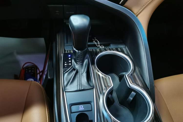 Used Toyota Camry 2019 Revised Version 2.0G Luxury Edition Gear Lever