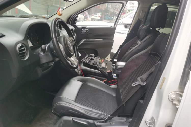 Used Jeep Compass 2014 2.4L four-wheel drive sport version