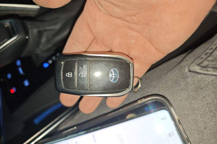 Used Toyota Harrier 2022 Dual-Engine 2.5L CVT Two-Wheel Drive Luxury Edition