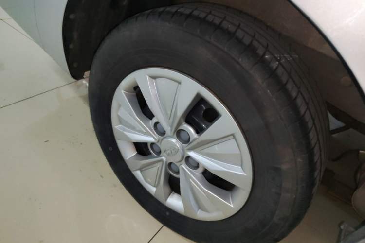 Used JAC Refine M3 2023 PLUS 1.8L 7/8-Seater Comfort Edition
