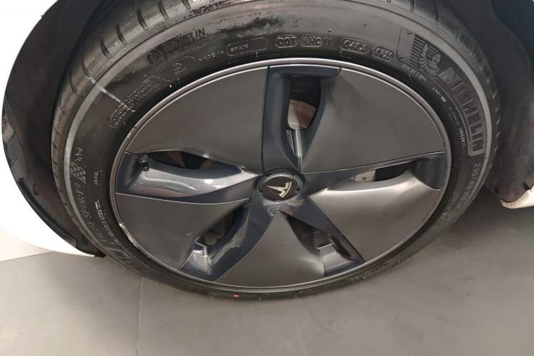 Used Tesla Model 3 2020 Standard Range Rear-Wheel Drive Upgraded Version Left Front Wheel Hub