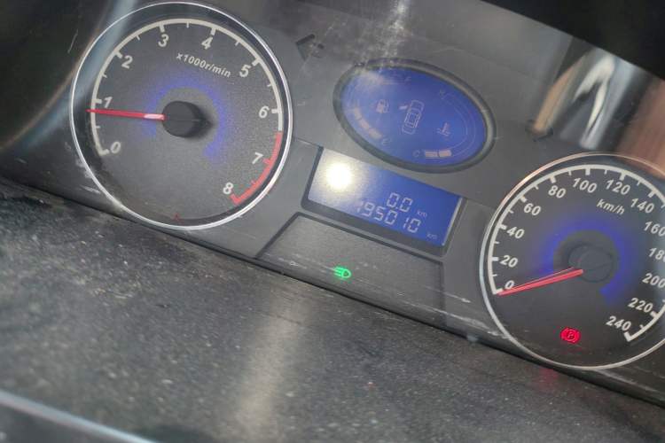 Used Geely Auto Classic Emgrand 2013 Sedan 1.5L Manual Entry-Level Model
