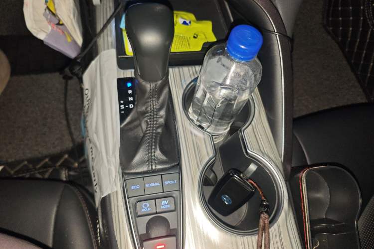 Used Toyota Camry 2019 Dual-Engine 2.5 HG Luxury Edition China VI Standard