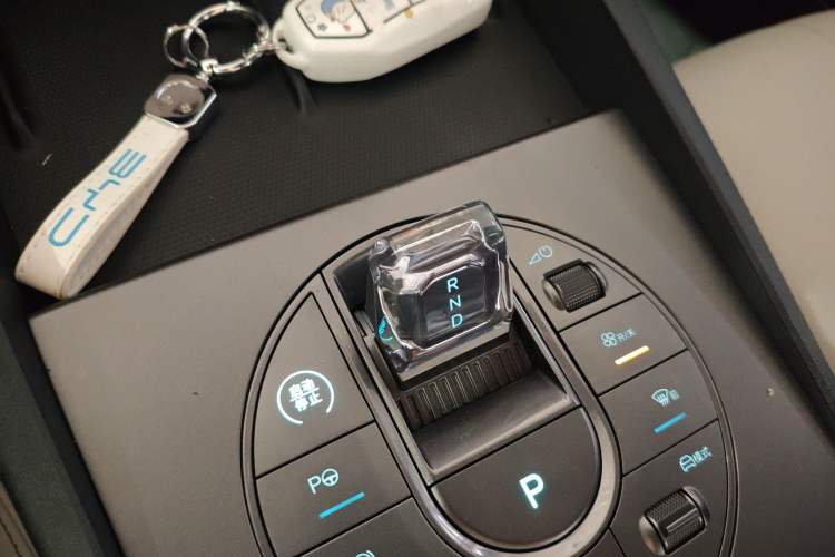 Used BYD Seal 06 New Energy 2025 DM-i Smart Drive 80KM Luxury Model Gear Lever