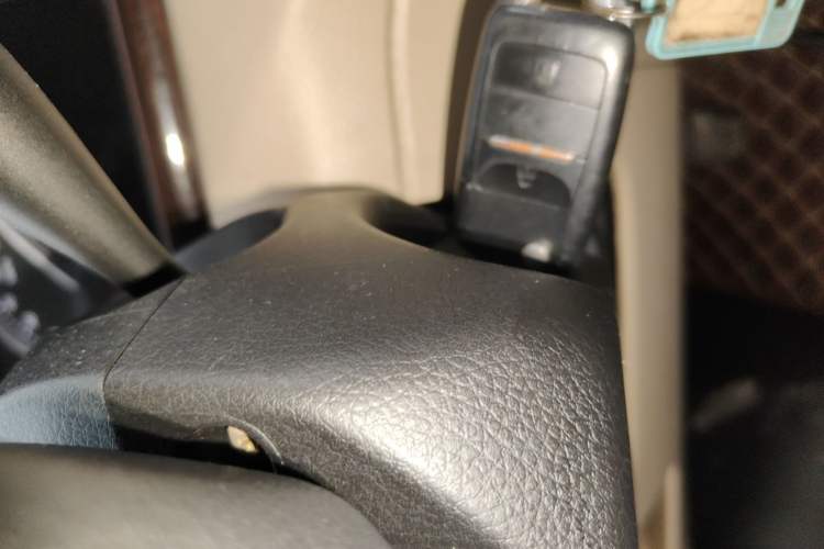 Used CHANGAN KUAYUE Xing V5 EV 2021 Luxury 6-Seater Passenger Bus with Lingdian System Vehicle Key