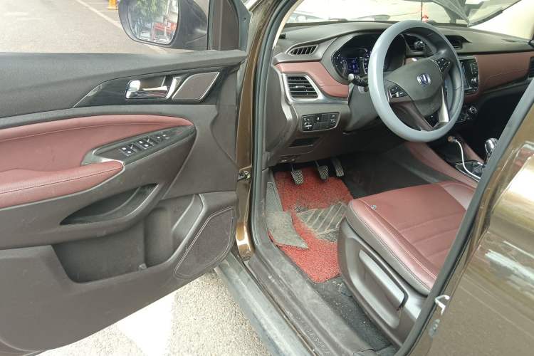 Used CHANGAN Lingxuan 2017 1.6L Manual Happiness Edition
