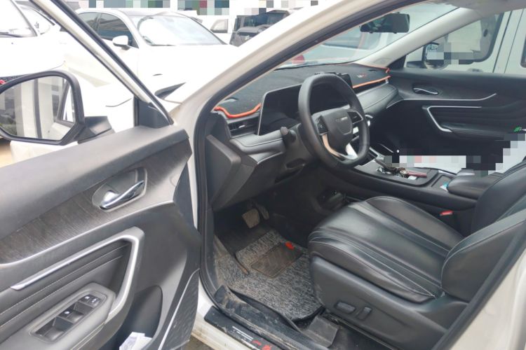 Used Venucia V 2021 260T Idol Edition
