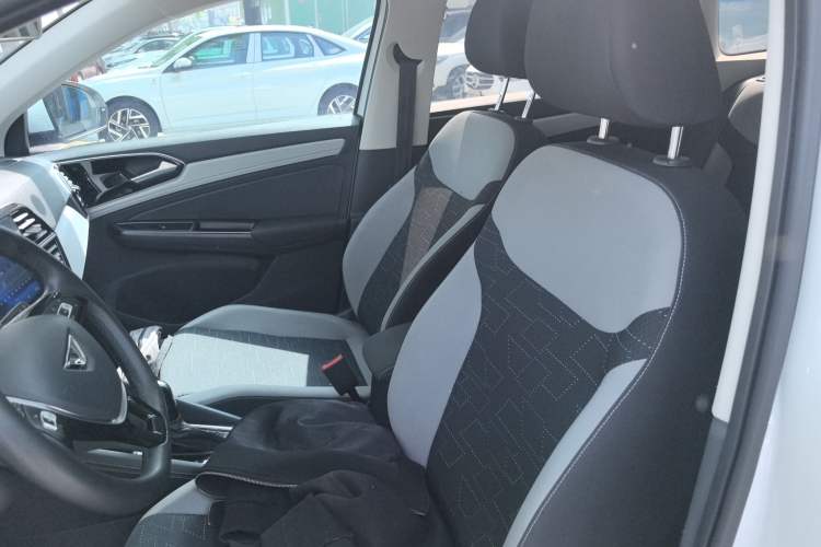 Used Jetta VS7 2023 280TSI Automatic Trend Edition Left Front Seat