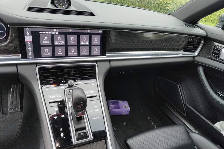 Used Porsche Panamera 2017 Panamera 4 E-Hybrid Executive Long Wheelbase 2.9T Audio And AC Panel