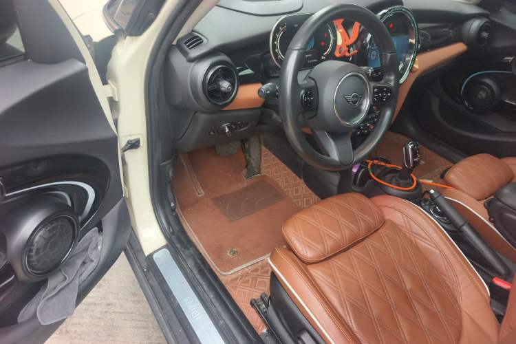 Used MINI 2022 1.5T COOPER Artist Five-Door Edition
