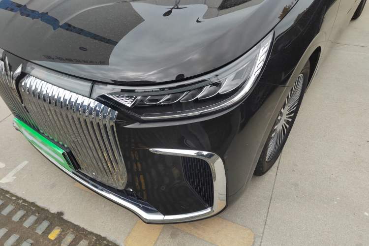Used VOYAH Dream 2025 PHEV Four-Wheel-Drive Flagship Kunpeng Edition Left Front Headlight