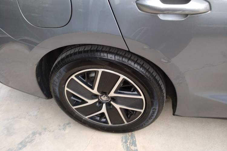 Used BYD Qin L 2024 DM-i 80KM Beyond Model Right Rear Wheel Hub