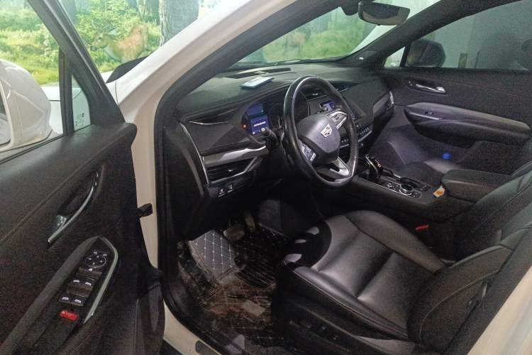 Used Cadillac XT4 2020 28T Two-Wheel-Drive Leading Version
