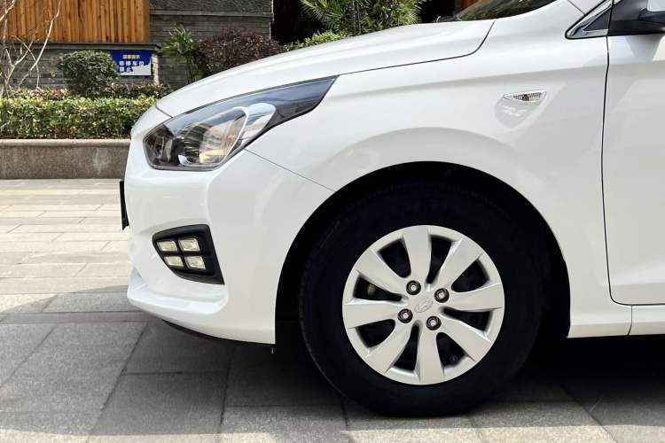Used Hyundai Verna (older generation) 2017 1.4L Manual Refreshed Version China V Standard Left Front Wheel Hub