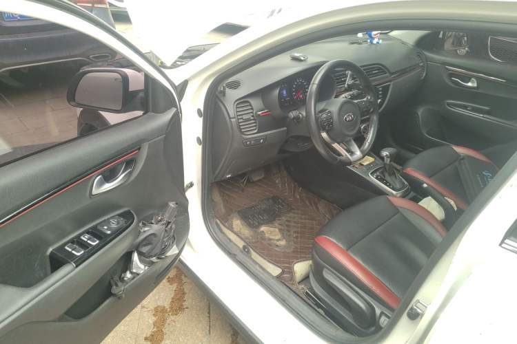 Used Kia KX Cross 2018 1.6L Automatic Dynamic Sunroof Version Driver Seat