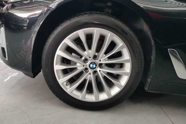 Used BMW 5 Series 2022 Second Facelift 525Li Luxury Package
