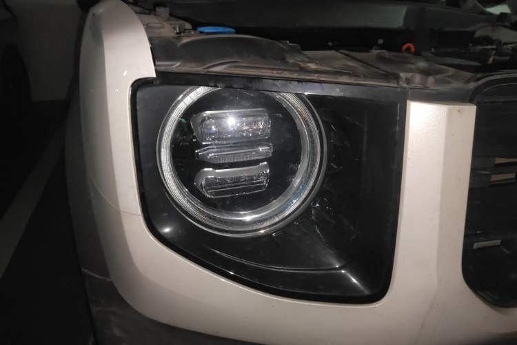 Used Haval DARGO 2021 1.5T DCT Two-Wheel Drive Border Collie - Wangcai Edition Right Front Headlight