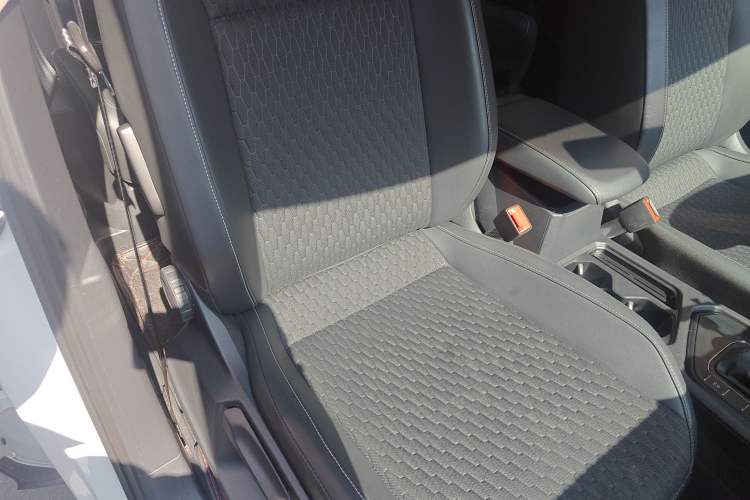 Used Volkswagen Tiguan L 2020 330TSI Automatic Two-Wheel Drive Luxury Edition China VI Standard